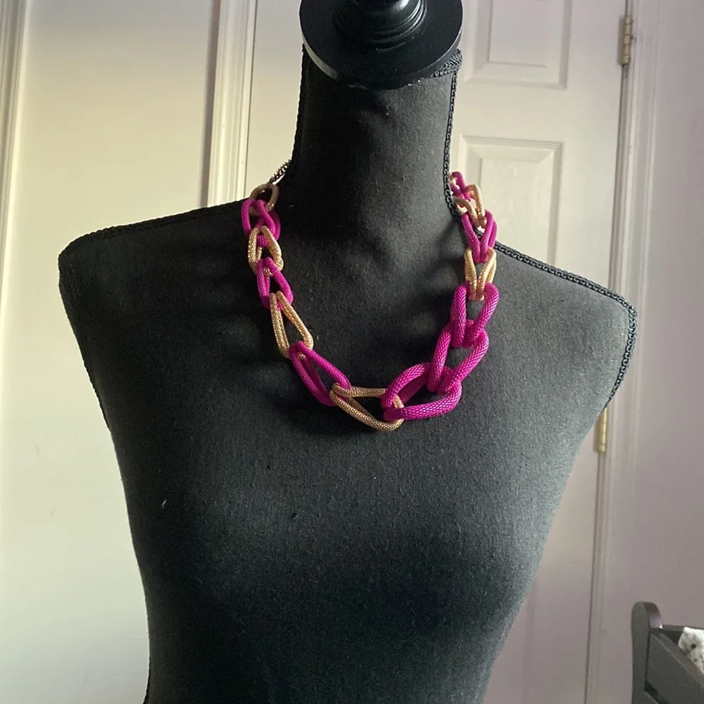 Lovely necklace & earring set. - Picture 4 of 4